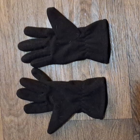 Women's Embroidered Pug Black Gloves. - Picture 8 of 8